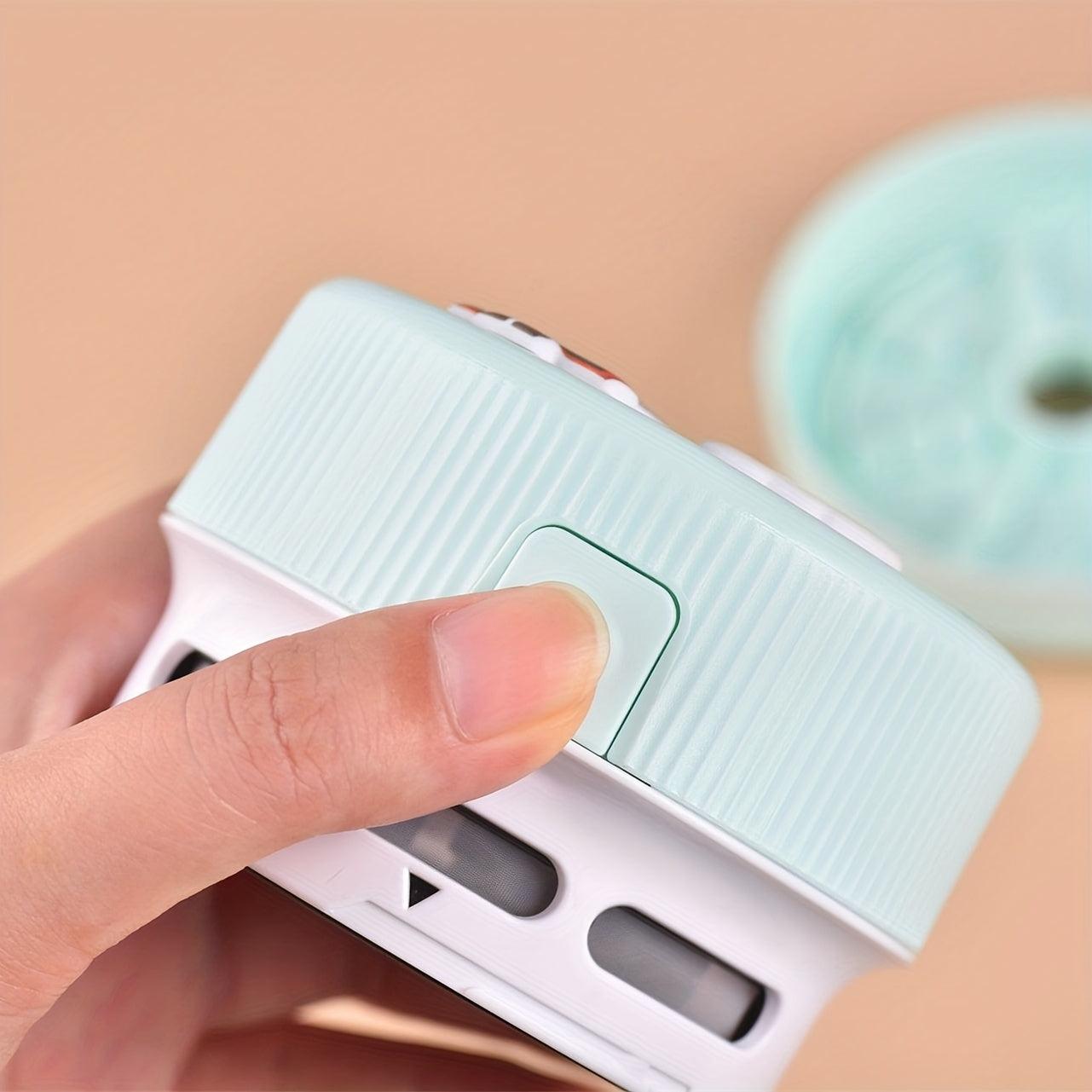 Mini Desktop Vacuum Cleaner: Cute, Keep Your Desk Spotless & Dust-Free!